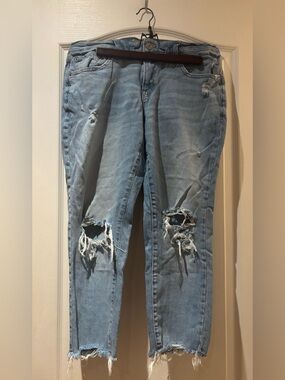 Light Blue Distressed Women’s Jeans
